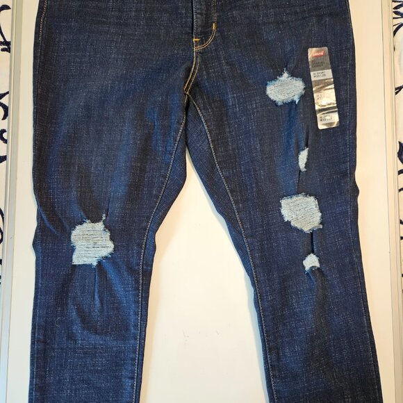 NWT Levi's Shaping Skinny Distressed Size W 33 and L 28 - Picture 3 of 7